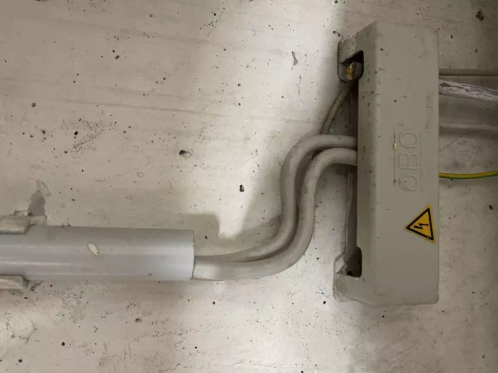 BAU.DE / BAU-Forum: 1. Bild zu Frage "Erdungskabel: Typen, Funktion & korrekter Anschluss &ndash; Was Sie wissen m&uuml;ssen" im BAU-Forum "Installation: Elektro, Gas, Wasser, Fernw&auml;rme etc."