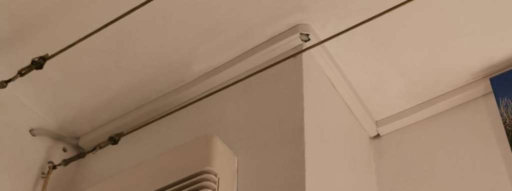 BAU-Forumsbeitrag: Unsaubere Elektroinstallation: Kabelkanal auf Putz - Wie beheben?