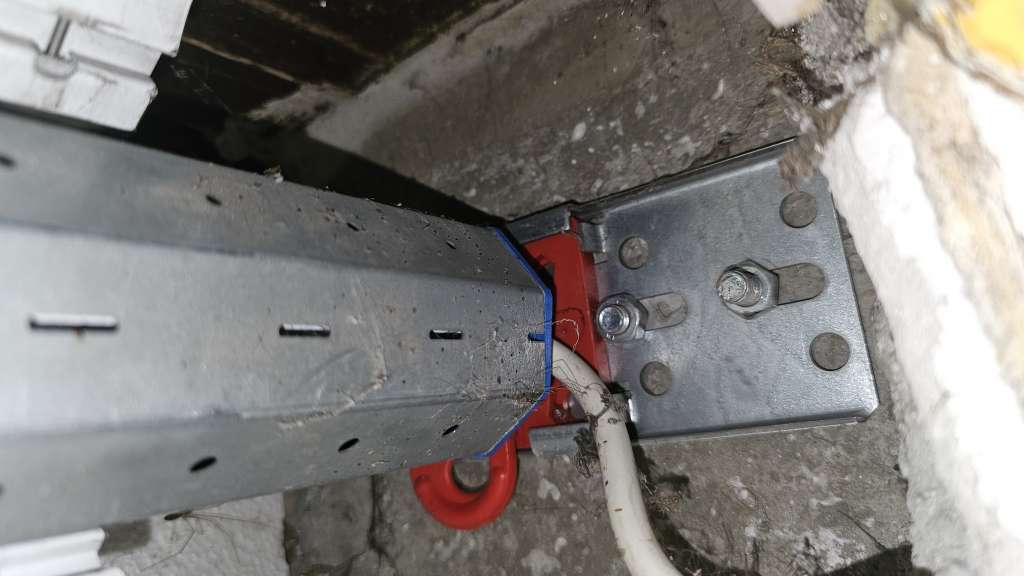 BAU-Forumsbeitrag: Wie stelle ich einen unbekannten Rolladenmotor ohne Einstellschrauben neu ein?