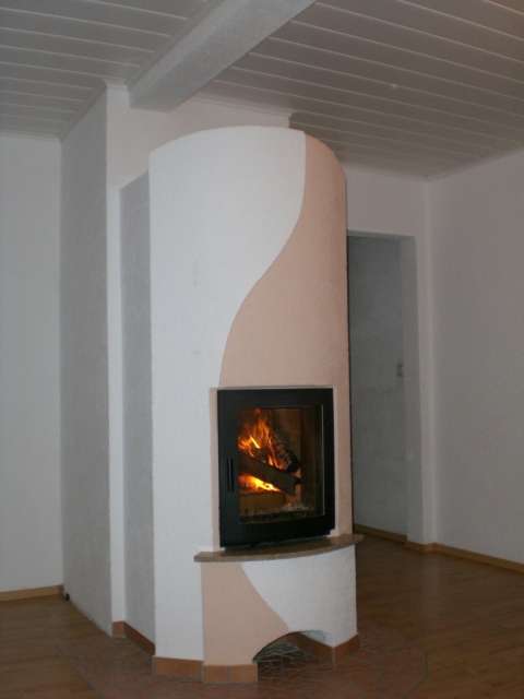 BAU.DE / BAU-Forum: 2. Bild zu Antwort "Grundofen: Bauweise, Kosten & Gepr&uuml;fte Feuerraum-Baus&auml;tze" auf die Frage "Grundofen, Speicherofen, Speicherkamin: Unterschiede, Kosten & Planung &ndash; Was ist wichtig?" im BAU-Forum "Kamin und Kachelofen"