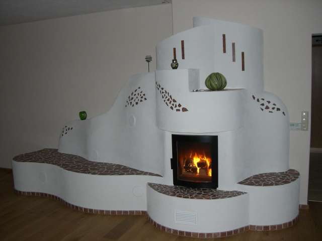 BAU.DE / BAU-Forum: 2. Bild zu Antwort "Grundofen im Reiheneckhaus: Optimale Wahl bei offener Bauweise" auf die Frage "Grundofen Strahlungsw&auml;rme: Optimale W&auml;rmeverteilung im Reiheneckhaus?" im BAU-Forum "Kamin und Kachelofen"