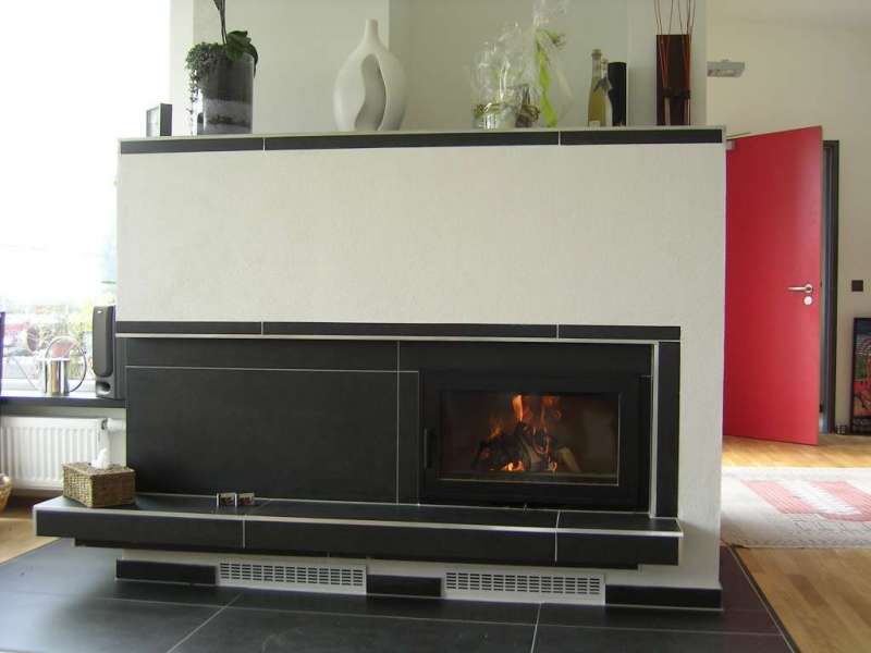 BAU.DE / BAU-Forum: 3. Bild zu Antwort "Heizkamin-Erfahrung: Konvektionsw&auml;rme vs. Grundofen-Speicherf&auml;higkeit" auf die Frage "Kaminofen, Speicherofen oder Heizkamin: Vor- und Nachteile im Vergleich f&uuml;r Ihr Wohnzimmer?" im BAU-Forum "Kamin und Kachelofen"