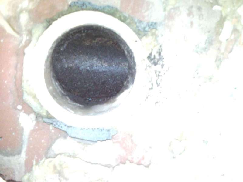 BAU.DE / BAU-Forum: 2. Bild zu Frage "Schornsteinaufbau: Abstand Doppelwandfutter zur Wand, Isolierung & Materialien?" im BAU-Forum "Kamin und Kachelofen"