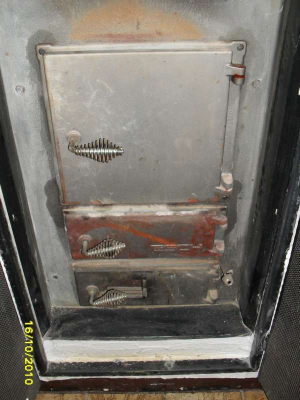 BAU.DE / BAU-Forum: 1. Bild zu Frage "Schamottsteine f&uuml;r Esch Mannheim Ofen finden: Modell, Gr&ouml;&szlig;e & Set-Empfehlungen?" im BAU-Forum "Kamin und Kachelofen"