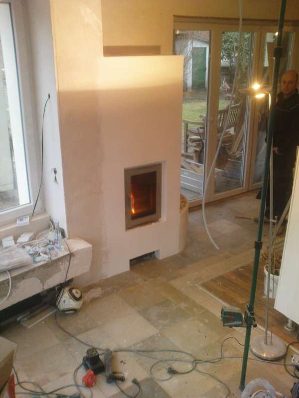 BAU.DE / BAU-Forum: 4. Bild zu Antwort "Schornstein Risse: Defekter Schornstein als Ursache erkannt?" auf die Frage "Grundofen Heizleistung unzureichend: Schornsteinzug pr&uuml;fen, Ofenbauer haftbar machen?" im BAU-Forum "Kamin und Kachelofen"