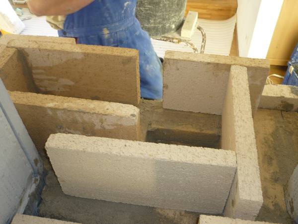 BAU.DE / BAU-Forum: 1. Bild zu Antwort "mehr Bilder" auf die Frage "Grundofen Hinterlüftung & Feuerraum: Getrennt? Risiken, Sicherheit & Fachmeinungen" im BAU-Forum "Kamin und Kachelofen" BAU.DE / BAU-Forum: 1. Bild zu Antwort "mehr Bilder" auf die Frage "Grundofen Hinterlüftung & Feuerraum: Getrennt? Risiken, Sicherheit & Fachmeinungen" im BAU-Forum "Kamin und Kachelofen"