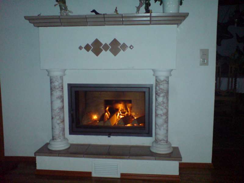 BAU.DE / BAU-Forum: 5. Bild zu Antwort "Grundofen &ndash; Schneller Abbrand f&uuml;r optimale Effizienz" auf die Frage "Grundofen mit gro&szlig;er Scheibe: Feuer sehen, Abbrand & optimale Bef&uuml;llung?" im BAU-Forum "Kamin und Kachelofen"