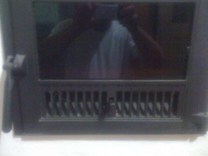 BAU.DE / BAU-Forum: 2. Bild zu Antwort "Grundofen-Bilder: Ofent&uuml;r, Luftklappe & Hebel-Detail" auf die Frage "Grundofen: Drosselklappe vs. Anheizklappe &ndash; Funktion, Unterschiede & optimale Nutzung?" im BAU-Forum "Kamin und Kachelofen"