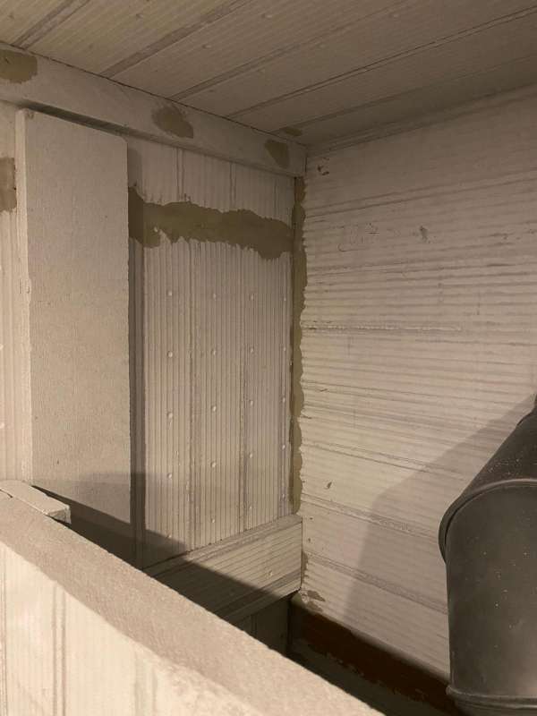 BAU.DE / BAU-Forum: 2. Bild zu Frage "Calciumsilikatplatten oder Asbest Leichtbauplatten: Unterschiede und Identifikationsmethoden" im BAU-Forum "Kamin und Kachelofen"