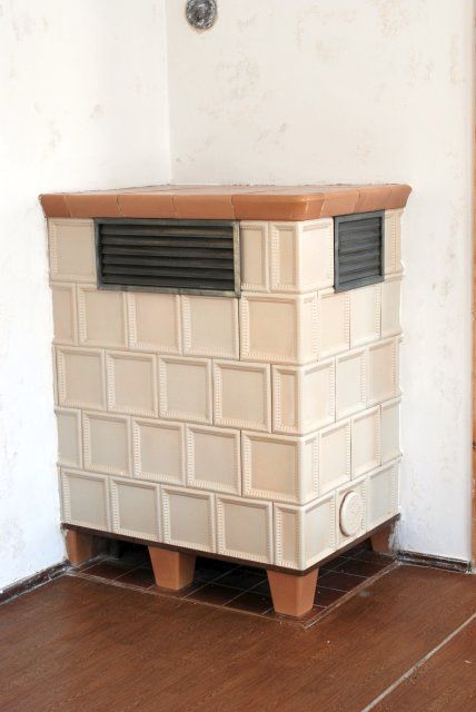 BAU.DE / BAU-Forum: 1. Bild zu Frage "Kachelofen neu verfugen und reinigen: Tipps und Materialien f&uuml;r die Renovierung" im BAU-Forum "Kamin und Kachelofen"