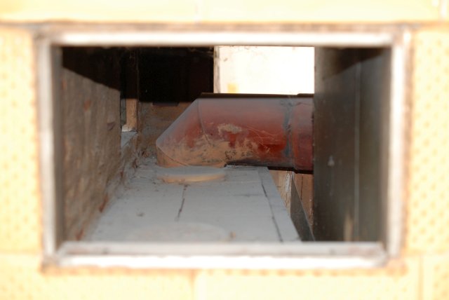 BAU.DE / BAU-Forum: 4. Bild zu Frage "Kachelofen neu verfugen und reinigen: Tipps und Materialien f&uuml;r die Renovierung" im BAU-Forum "Kamin und Kachelofen"