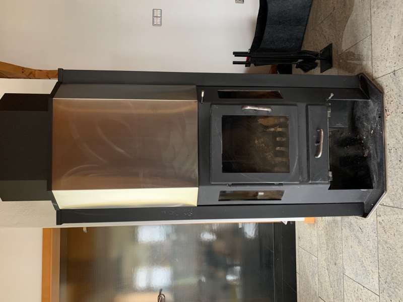 BAU.DE / BAU-Forum: 1. Bild zu Frage "Hilfe bei der Identifizierung eines Kaminofens: Suche nach Hersteller und Typenschild f&uuml;r Zertifizierung" im BAU-Forum "Kamin und Kachelofen"