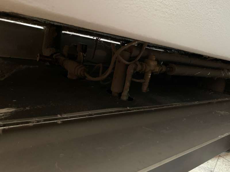 BAU.DE / BAU-Forum: 3. Bild zu Frage "Hilfe bei der Identifizierung eines Kaminofens: Suche nach Hersteller und Typenschild f&uuml;r Zertifizierung" im BAU-Forum "Kamin und Kachelofen"