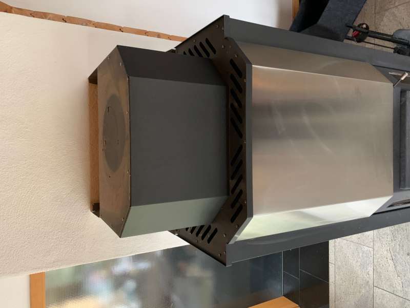 BAU.DE / BAU-Forum: 5. Bild zu Frage "Hilfe bei der Identifizierung eines Kaminofens: Suche nach Hersteller und Typenschild f&uuml;r Zertifizierung" im BAU-Forum "Kamin und Kachelofen"