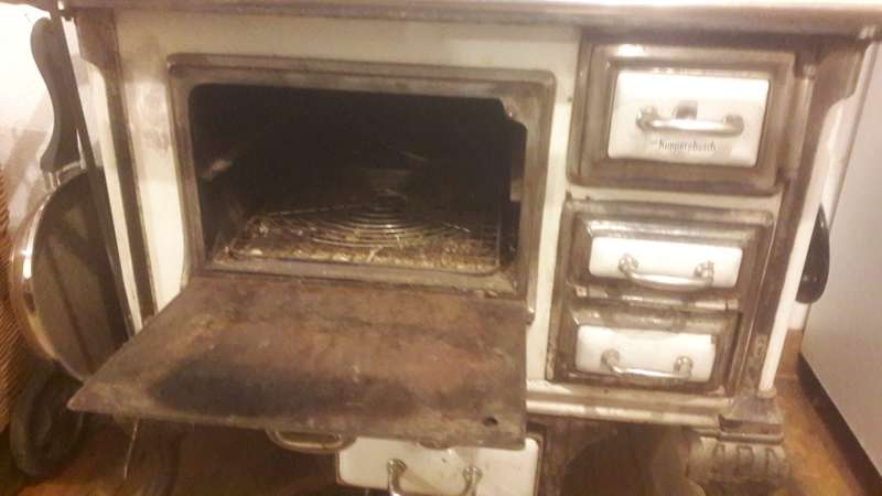 BAU.DE / BAU-Forum: 2. Bild zu Frage "Speckstein in K&uuml;chenhexe: Risiken, Nutzen, Montage & Auswirkungen auf Raumklima?" im BAU-Forum "Kamin und Kachelofen"