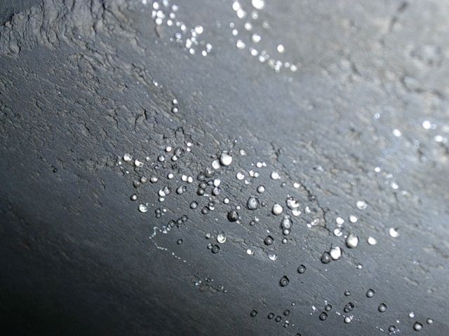 BAU.DE / BAU-Forum: 1. Bild zu Antwort "Bruchsteinkeller: Keine Abdichtung bei Kondensationsfeuchte!" auf die Frage "Kellerabdichtung Bruchstein: Ursachen, Methoden & Kosten für Sanierung?" im BAU-Forum "Keller" BAU.DE / BAU-Forum: 1. Bild zu Antwort "Bruchsteinkeller: Keine Abdichtung bei Kondensationsfeuchte!" auf die Frage "Kellerabdichtung Bruchstein: Ursachen, Methoden & Kosten für Sanierung?" im BAU-Forum "Keller"