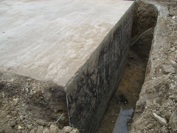 BAU.DE / BAU-Forum: 1. Bild zu Antwort "Ein paar Bilder gibt es ..." auf die Frage "Abdichtung nach DIN 18195-9: Ausf&uuml;hrungsfehler erkennen, vermeiden & Sanierungskosten?" im BAU-Forum "Keller"