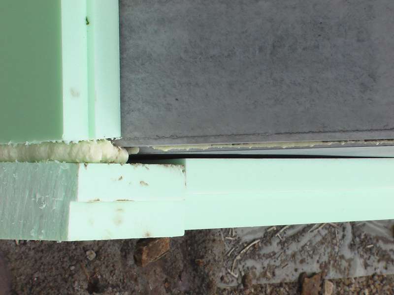 BAU.DE / BAU-Forum: 2. Bild zu Antwort "Fertigbetonkeller: Seitliche Dämmung – Feuchtigkeitsproblematik" auf die Frage "Fertigbetonkeller Außendämmung: Styrodur ohne Noppenbahn ausreichend? Schutz vor Feuchtigkeit?" im BAU-Forum "Keller" BAU.DE / BAU-Forum: 2. Bild zu Antwort "Fertigbetonkeller: Seitliche Dämmung – Feuchtigkeitsproblematik" auf die Frage "Fertigbetonkeller Außendämmung: Styrodur ohne Noppenbahn ausreichend? Schutz vor Feuchtigkeit?" im BAU-Forum "Keller"