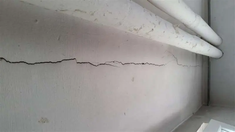 BAU.DE / BAU-Forum: 2. Bild zu Frage "Risse in Kellerdecke: Ursachen, Statik-Risiko & Sanierungskosten im Altbau?" im BAU-Forum "Keller"