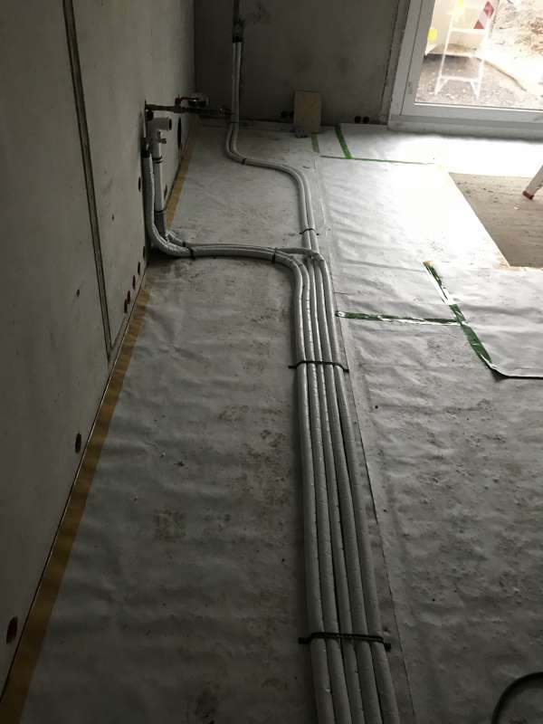 BAU.DE / BAU-Forum: 2. Bild zu Frage "Bodenplatte abdichten nach DIN 18195-4: Materialien, Ausf&uuml;hrung & Kosten&uuml;berblick" im BAU-Forum "Keller"