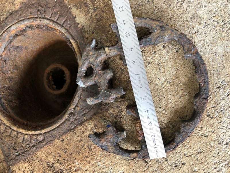 BAU.DE / BAU-Forum: 2. Bild zu Frage "Garagenablauf Abdeckrost ersetzen: Typ bestimmen & passenden Ersatz finden?" im BAU-Forum "Keller"