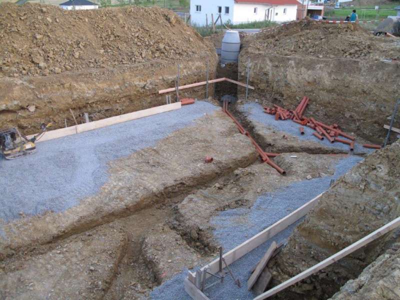 BAU.DE / BAU-Forum: 1. Bild zu Antwort "Ursachenforschung: Wasser im Keller – Weitere Details folgen" auf die Frage "Wasser im Keller Neubau (2011) auf Bodenplatte: Ursachen, Lösungen & Kosten?" im BAU-Forum "Keller" BAU.DE / BAU-Forum: 1. Bild zu Antwort "Ursachenforschung: Wasser im Keller – Weitere Details folgen" auf die Frage "Wasser im Keller Neubau (2011) auf Bodenplatte: Ursachen, Lösungen & Kosten?" im BAU-Forum "Keller"