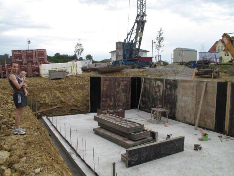 BAU.DE / BAU-Forum: 3. Bild zu Antwort "Ursachenforschung: Wasser im Keller – Weitere Details folgen" auf die Frage "Wasser im Keller Neubau (2011) auf Bodenplatte: Ursachen, Lösungen & Kosten?" im BAU-Forum "Keller" BAU.DE / BAU-Forum: 3. Bild zu Antwort "Ursachenforschung: Wasser im Keller – Weitere Details folgen" auf die Frage "Wasser im Keller Neubau (2011) auf Bodenplatte: Ursachen, Lösungen & Kosten?" im BAU-Forum "Keller"