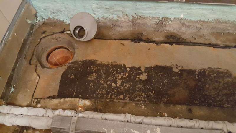 BAU.DE / BAU-Forum: 5. Bild zu Antwort "Bilder zum Wasserschaden: Keller Neubau 2011 auf Bodenplatte" auf die Frage "Wasser im Keller Neubau (2011) auf Bodenplatte: Ursachen, Lösungen & Kosten?" im BAU-Forum "Keller" BAU.DE / BAU-Forum: 5. Bild zu Antwort "Bilder zum Wasserschaden: Keller Neubau 2011 auf Bodenplatte" auf die Frage "Wasser im Keller Neubau (2011) auf Bodenplatte: Ursachen, Lösungen & Kosten?" im BAU-Forum "Keller"