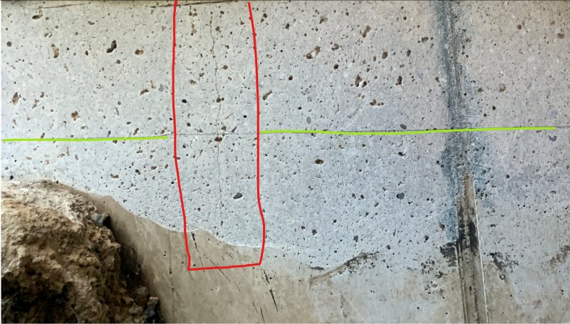 BAU.DE / BAU-Forum: 1. Bild zu Frage "Riss in Stahlbeton-Kellerwand: Ursachen, Bewertung & Abdichtung der Kragplatte?" im BAU-Forum "Keller"