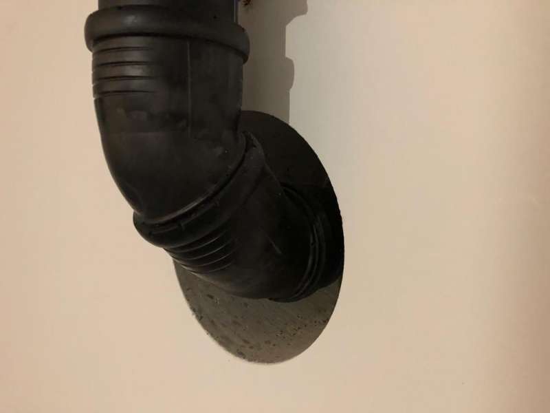 BAU.DE / BAU-Forum: 3. Bild zu Frage "Abwasserrohre durch Kellerwand: Kernbohrung abdichten? Kosten, Risiken & Anleitung" im BAU-Forum "Keller"