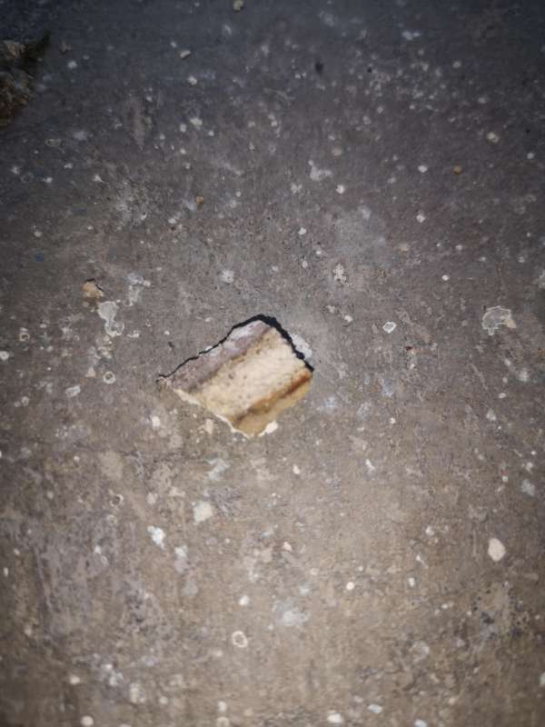 BAU.DE / BAU-Forum: 3. Bild zu Frage "Kellerfenster abdichten: Kleber & Dichtung f&uuml;r Metallrahmen &ndash; Empfehlungen?" im BAU-Forum "Keller"