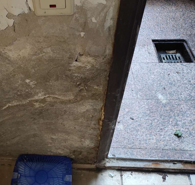 BAU.DE / BAU-Forum: 2. Bild zu Frage "Keller undicht: Ursachenforschung, Feuchtigkeitssch&auml;den & Sanierungsm&ouml;glichkeiten?" im BAU-Forum "Keller"