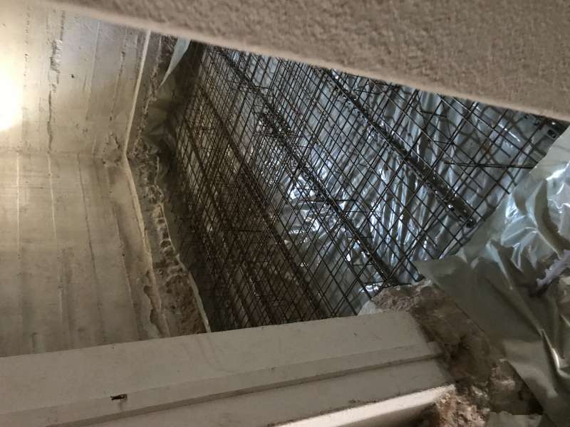 BAU.DE / BAU-Forum: 2. Bild zu Antwort "Kellerboden: Skizze und Fotos der Bodenplatten-Konstruktion" auf die Frage "Feuchter Keller: Aufsteigende oder dr&uuml;ckende Feuchtigkeit? Ursachen, Sanierung & Kosten" im BAU-Forum "Keller"