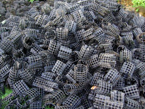 BAU.DE / BAU-Forum: 1. Bild zu Frage "Tropfkörper Kleinkläranlage: Wiederverwertung, Entsorgung & Umwandlung zur Zisterne?" im BAU-Forum "Kleinkläranlagen" BAU.DE / BAU-Forum: 1. Bild zu Frage "Tropfkörper Kleinkläranlage: Wiederverwertung, Entsorgung & Umwandlung zur Zisterne?" im BAU-Forum "Kleinkläranlagen"