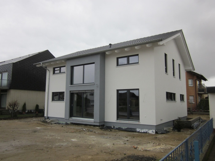 BAU.DE / BAU-Forum: 1. Bild zu Frage "Kniestock vs. Vollgeschoss mit Gaube: Kostenvergleich für Hausbau?" im BAU-Forum "Kosten- und flächensparendes Bauen" BAU.DE / BAU-Forum: 1. Bild zu Frage "Kniestock vs. Vollgeschoss mit Gaube: Kostenvergleich für Hausbau?" im BAU-Forum "Kosten- und flächensparendes Bauen"