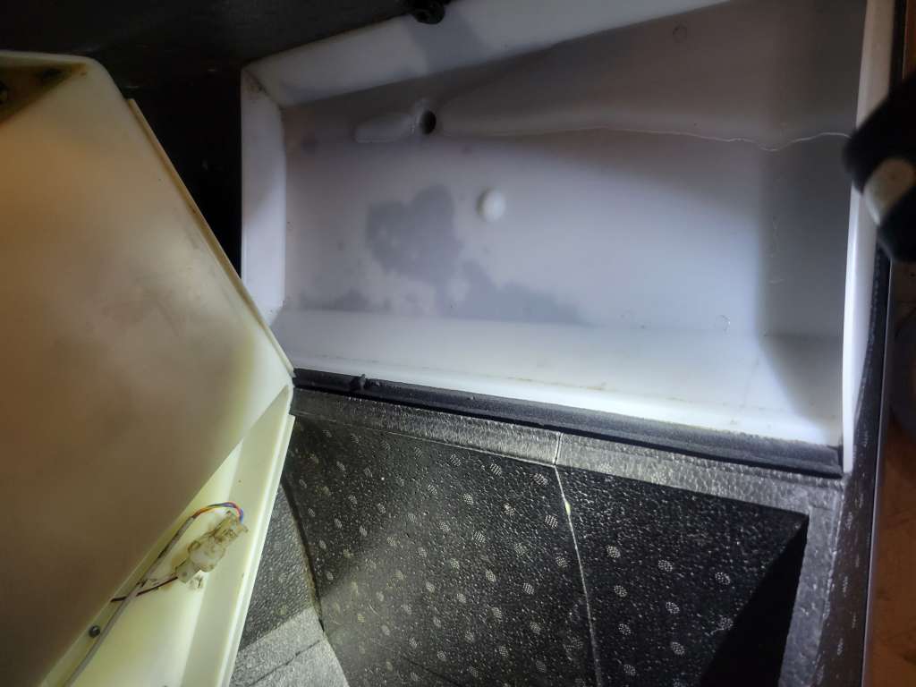 BAU.DE / BAU-Forum: 2. Bild zu Frage "Wasseransammlung in L&uuml;ftungsanlage: Ursachen und L&ouml;sungen gesucht" im BAU-Forum "L&uuml;ftung"