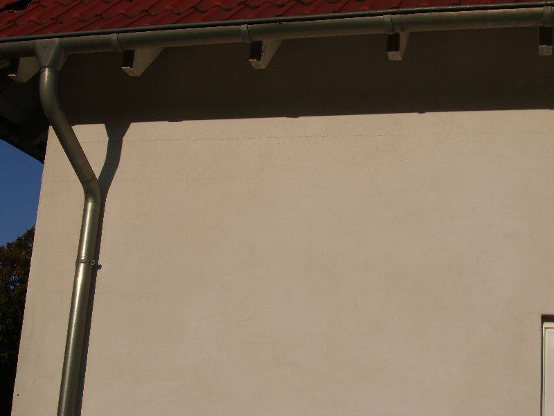 BAU.DE / BAU-Forum: 5. Bild zu Frage "Risse im Au&szlig;enputz: Ursachen, Sanierung & Kosten &ndash; Was tun bei Fassadenrissen?" im BAU-Forum "Neubau"