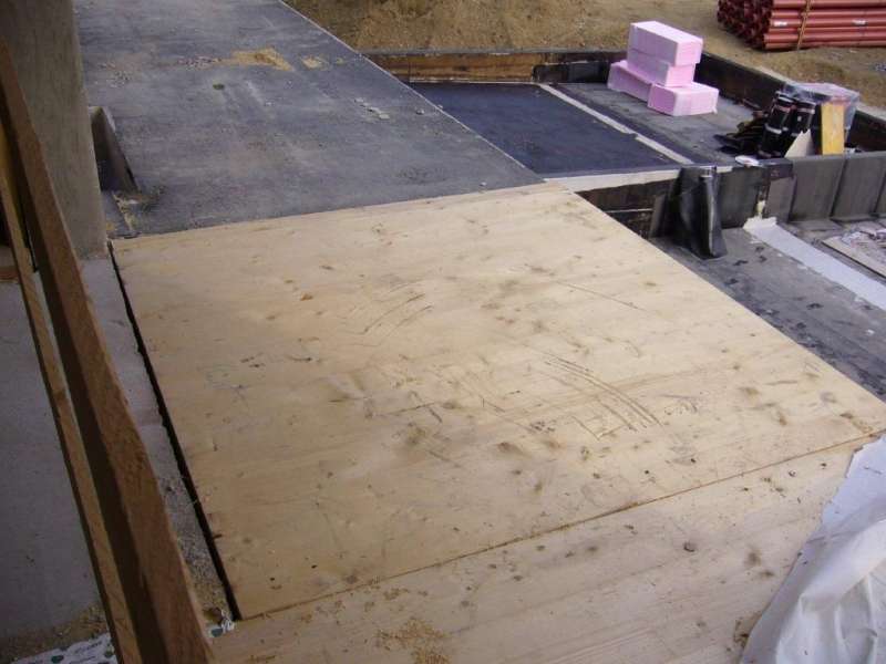 BAU.DE / BAU-Forum: 1. Bild zu Frage "Baufuge im Neubau: Ursachen f&uuml;r Risse im Estrich & Parkett? Fachmann-Meinung" im BAU-Forum "Neubau"