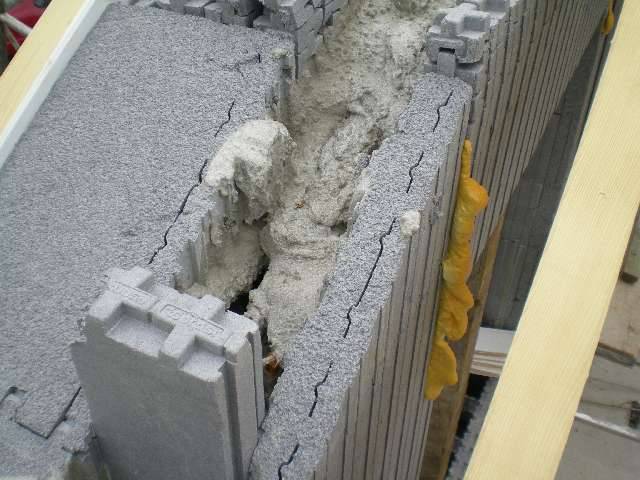 BAU.DE / BAU-Forum: 1. Bild zu Frage "Fenstersturz mangelhaft eingebaut: Statikprüfung, Mängelanzeige & Sanierung?" im BAU-Forum "Neubau" BAU.DE / BAU-Forum: 1. Bild zu Frage "Fenstersturz mangelhaft eingebaut: Statikprüfung, Mängelanzeige & Sanierung?" im BAU-Forum "Neubau"