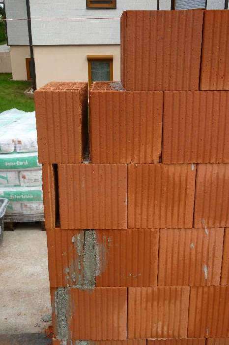 BAU.DE / BAU-Forum: 1. Bild zu Frage "Zu breite Sto&szlig;fugen beim Mauern: Ursachen, Probleme & L&ouml;sungen f&uuml;r Poroton-Ziegel?" im BAU-Forum "Neubau"