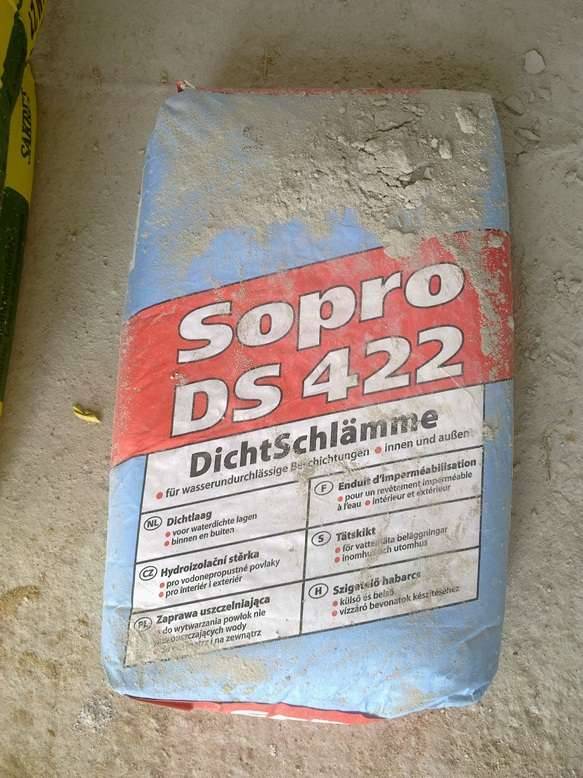 BAU.DE / BAU-Forum: 2. Bild zu Frage "Feuchtigkeit Fensterlaibung Rohbau: Ursachen, Ausbl&uuml;hungen & Sanierung?" im BAU-Forum "Neubau"