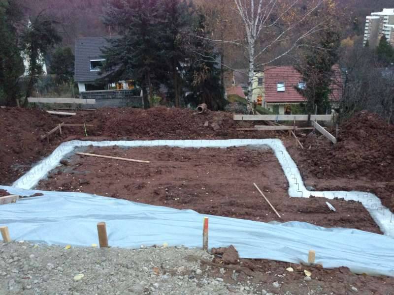 BAU.DE / BAU-Forum: 1. Bild zu Frage "Streifenfundament: Kosten, Dimensionierung & Ausf&uuml;hrung &ndash; Was ist zu beachten?" im BAU-Forum "Neubau"