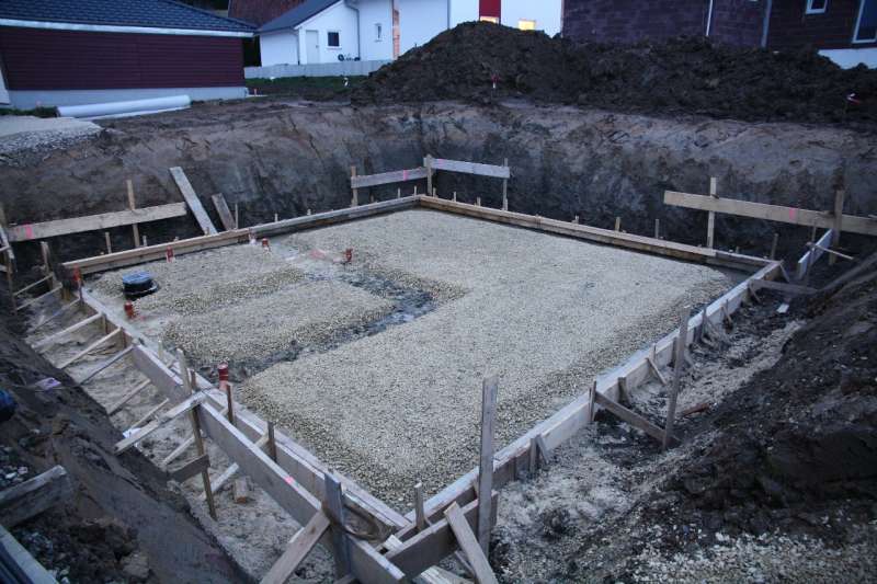 BAU.DE / BAU-Forum: 1. Bild zu Frage "Bodenplatte richtig ausführen: Anleitung, Kosten & typische Fehler vermeiden?" im BAU-Forum "Neubau" BAU.DE / BAU-Forum: 1. Bild zu Frage "Bodenplatte richtig ausführen: Anleitung, Kosten & typische Fehler vermeiden?" im BAU-Forum "Neubau"