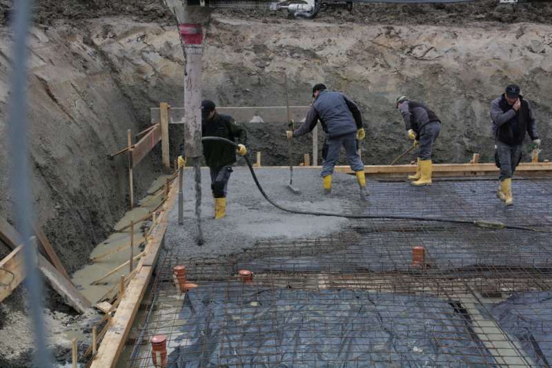 BAU.DE / BAU-Forum: 3. Bild zu Frage "Bodenplatte richtig ausführen: Anleitung, Kosten & typische Fehler vermeiden?" im BAU-Forum "Neubau" BAU.DE / BAU-Forum: 3. Bild zu Frage "Bodenplatte richtig ausführen: Anleitung, Kosten & typische Fehler vermeiden?" im BAU-Forum "Neubau"