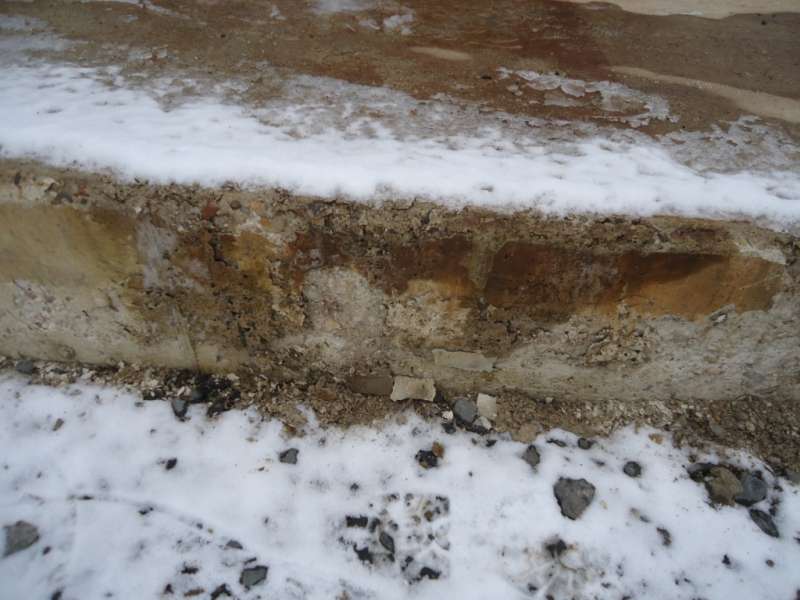 BAU.DE / BAU-Forum: 2. Bild zu Frage "Beton bl&auml;ttert nach 1,5 Jahren ab: Ursachen, Sanierung & Schutzma&szlig;nahmen?" im BAU-Forum "Neubau"