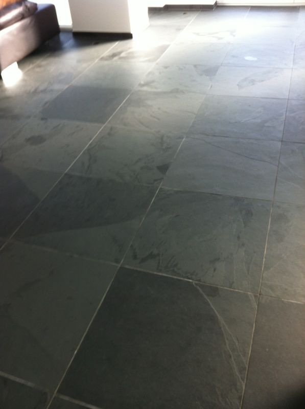 BAU.DE / BAU-Forum: 1. Bild zu Frage "Schieferfugen verf&auml;rbt: Ursachen, Reinigung & dauerhafte L&ouml;sungen f&uuml;r Neubau?" im BAU-Forum "Neubau"