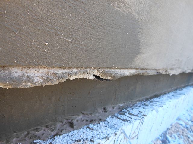 BAU.DE / BAU-Forum: 2. Bild zu Antwort "Hilfe: Bauträger hat Sockel abgedichtet – ist es richtig?" auf die Frage "Sockel richtig abdichten: Anleitung, Materialien & Kosten für dauerhaften Schutz?" im BAU-Forum "Neubau" BAU.DE / BAU-Forum: 2. Bild zu Antwort "Hilfe: Bauträger hat Sockel abgedichtet – ist es richtig?" auf die Frage "Sockel richtig abdichten: Anleitung, Materialien & Kosten für dauerhaften Schutz?" im BAU-Forum "Neubau"