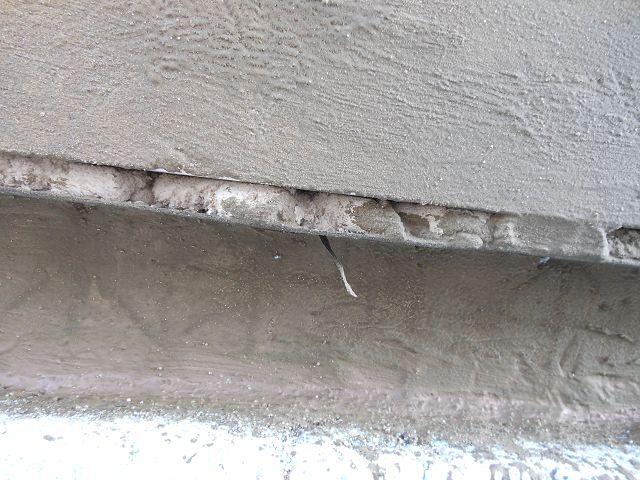 BAU.DE / BAU-Forum: 5. Bild zu Antwort "Hilfe: Bauträger hat Sockel abgedichtet – ist es richtig?" auf die Frage "Sockel richtig abdichten: Anleitung, Materialien & Kosten für dauerhaften Schutz?" im BAU-Forum "Neubau" BAU.DE / BAU-Forum: 5. Bild zu Antwort "Hilfe: Bauträger hat Sockel abgedichtet – ist es richtig?" auf die Frage "Sockel richtig abdichten: Anleitung, Materialien & Kosten für dauerhaften Schutz?" im BAU-Forum "Neubau"