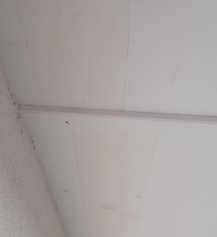 BAU.DE / BAU-Forum: 3. Bild zu Frage "Dachuntersichten verf&auml;rben sich, bitte um Hilfe bei Ursachenforschung" im BAU-Forum "Neubau"