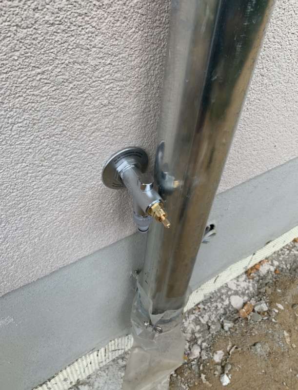 BAU.DE / BAU-Forum: 2. Bild zu Frage "Au&szlig;enwasserhahn an Dachrinne: Fehlplanung? L&ouml;sungen f&uuml;r Neubau finden!" im BAU-Forum "Neubau"